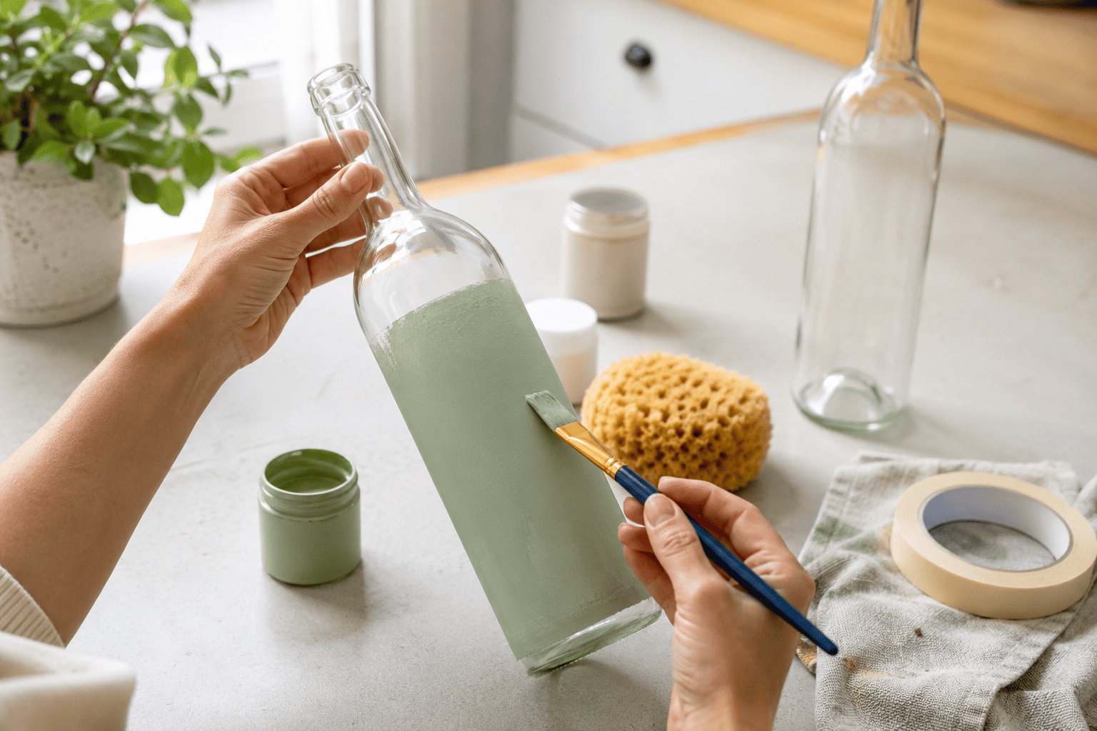 ¿Cómo pintar botellas de vidrio?
